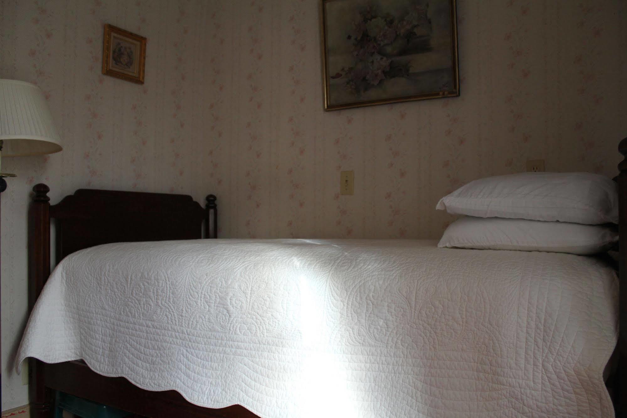The Buxton Inn Granville Bagian luar foto